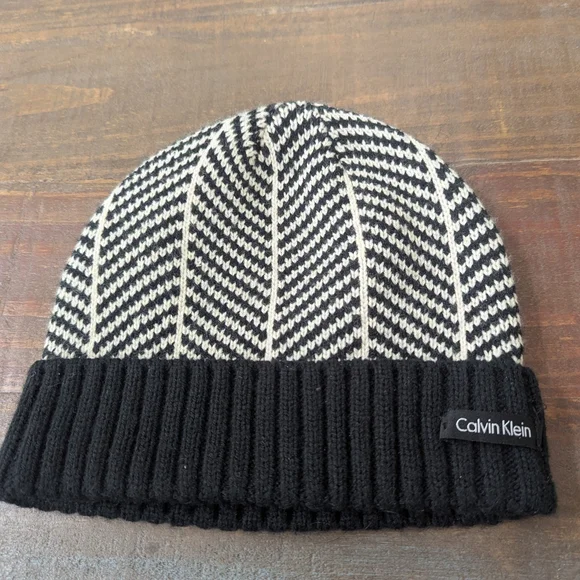 Calvin Klein Black and White Beanie - Picture 1 of 3